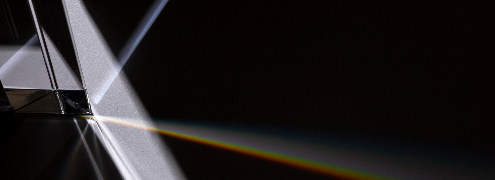 石田研磨工業所は、昭和47年創業以来、技術の蓄積と永年培ったノウハウにさらに工夫を重ね、高いレベルでの安定した品質の確保など高度な要求にも対応できる体制を整えています。